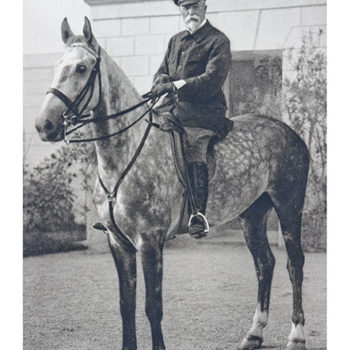 T. G. Masaryk před vyjížďkou v Lánech